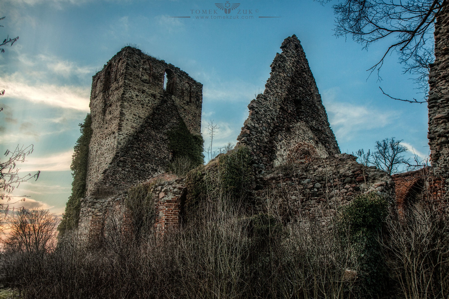 Ruina kościoła w Długiem